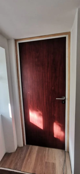 Porte paliére à FRÉJUS